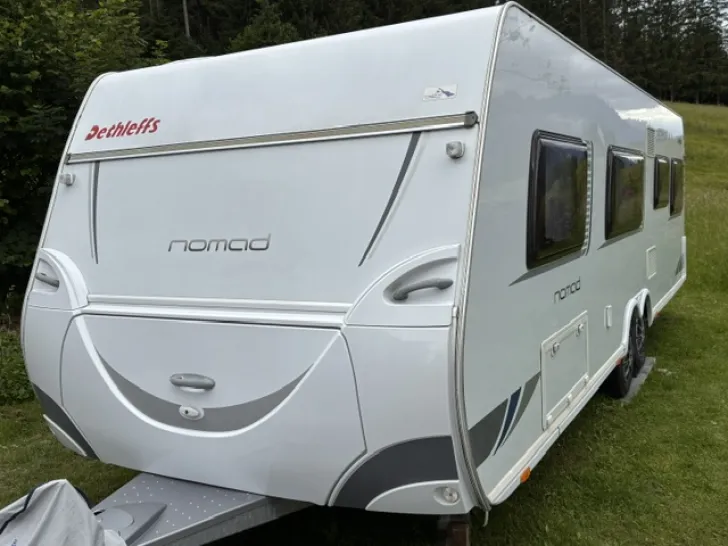 Grundriss Tag Dethleffs Nomad 730 SK mit Vorzelt