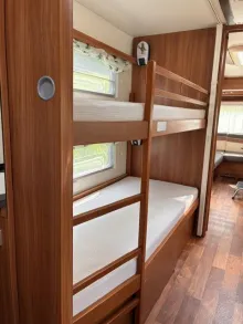Fahrzeugbild Dethleffs Nomad 730 SK mit Vorzelt #5