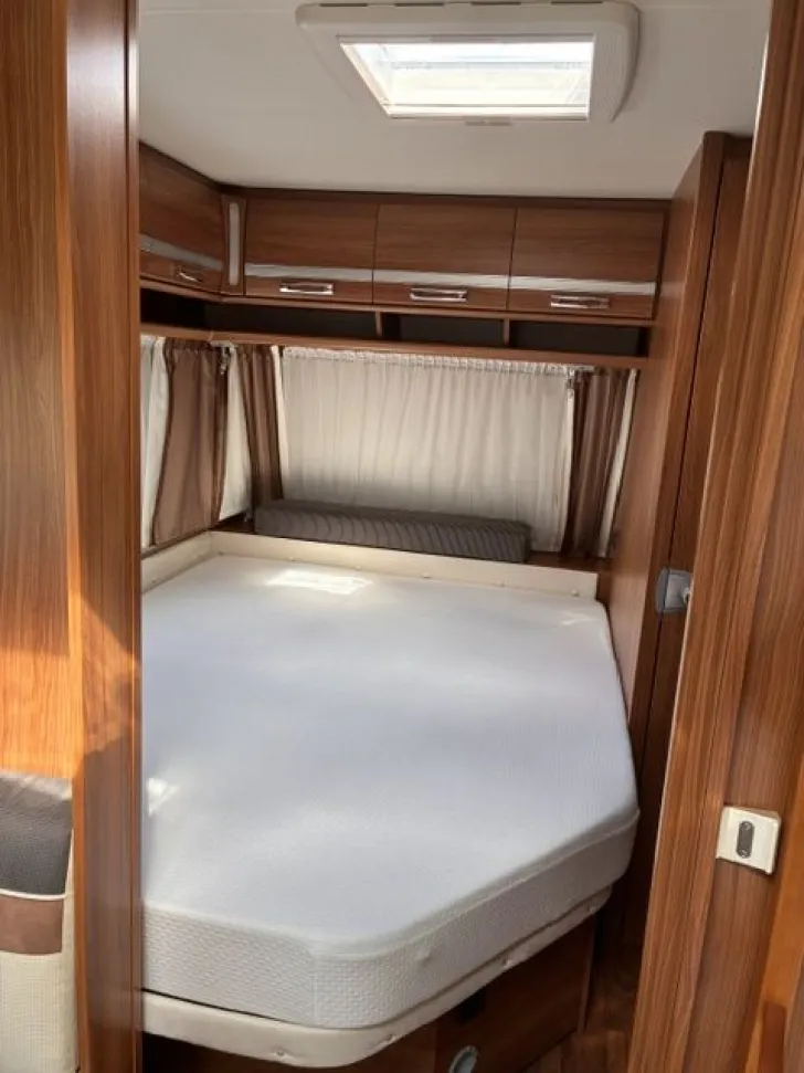 Fahrzeugbild Dethleffs Nomad 730 SK mit Vorzelt #6