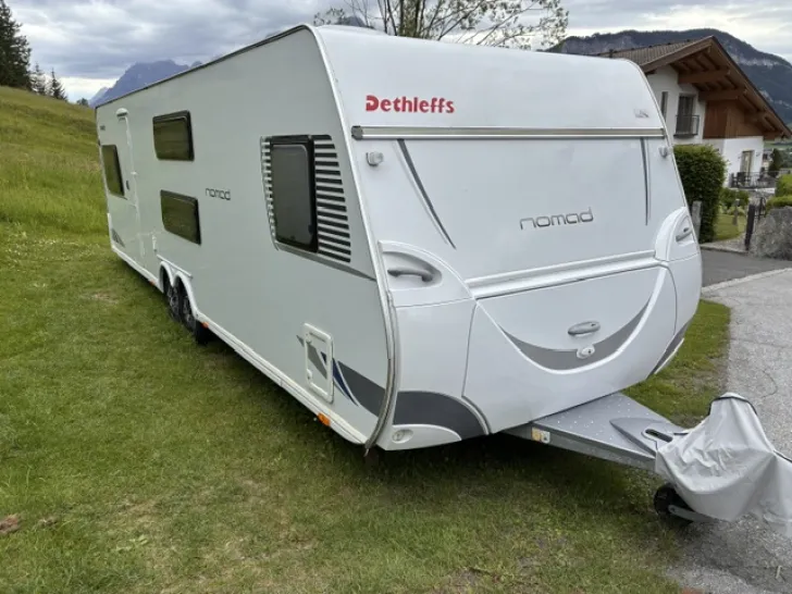 Fahrzeugbild Dethleffs Nomad 730 SK mit Vorzelt #11