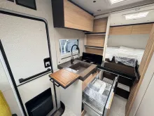 Fahrzeugbild Bürstner Signature SFT 7.0 Combi 6 E*L-Sitzbank #12