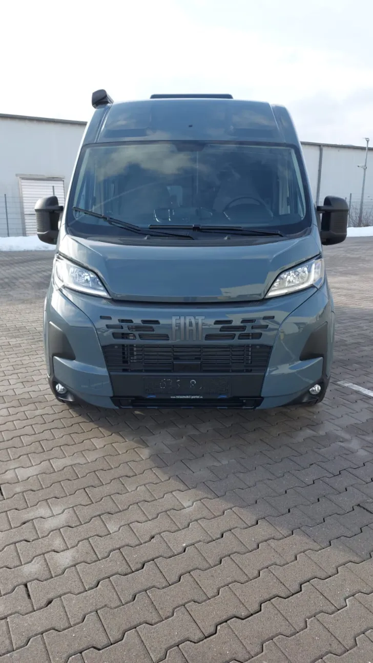 Fahrzeugbild Carado pro CV 602 Längsbetten / Rahmenfenster / PRO #3