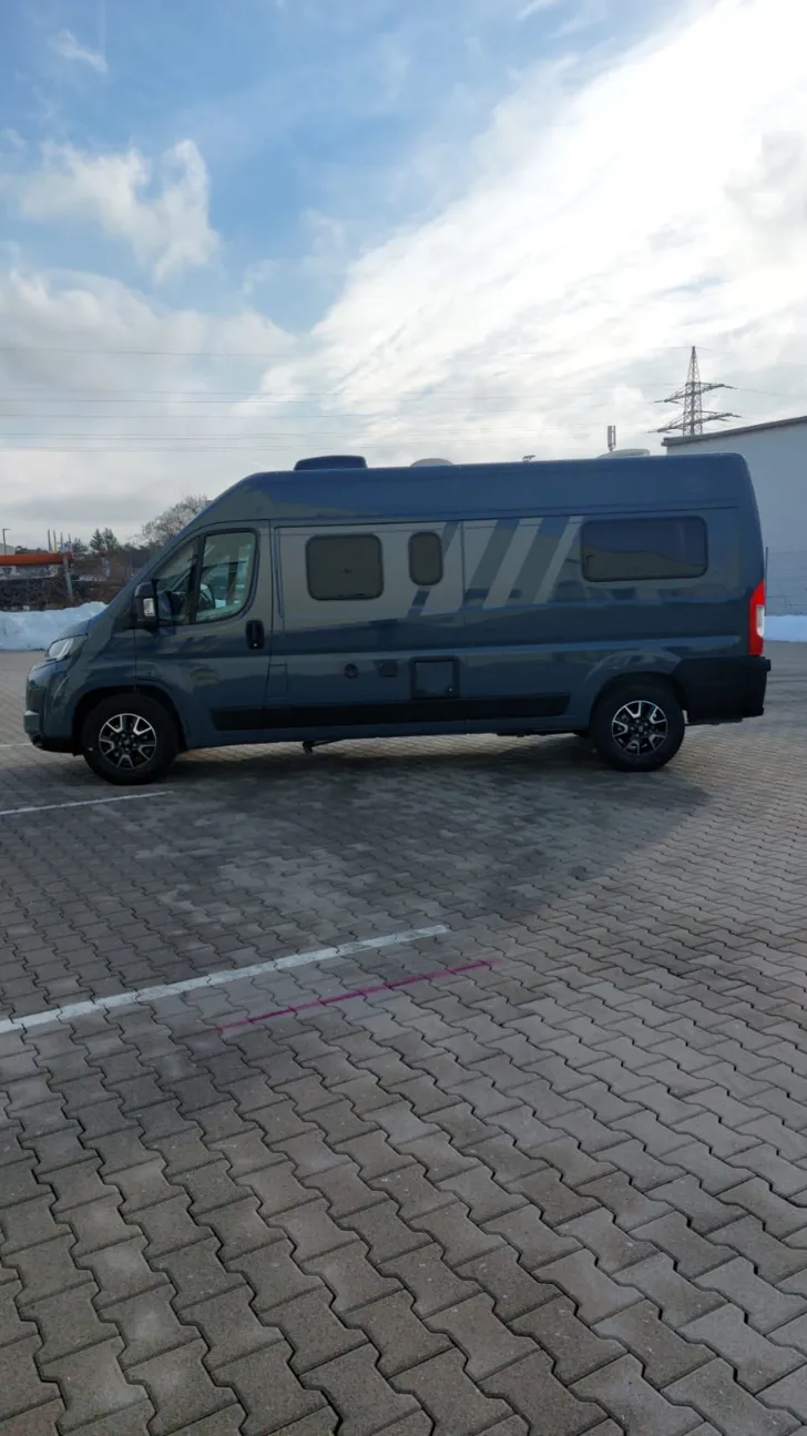 Fahrzeugbild Carado pro CV 602 Längsbetten / Rahmenfenster / PRO #5