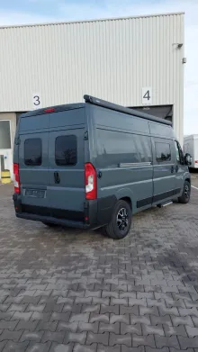 Fahrzeugbild Carado pro CV 602 Längsbetten / Rahmenfenster / PRO #8
