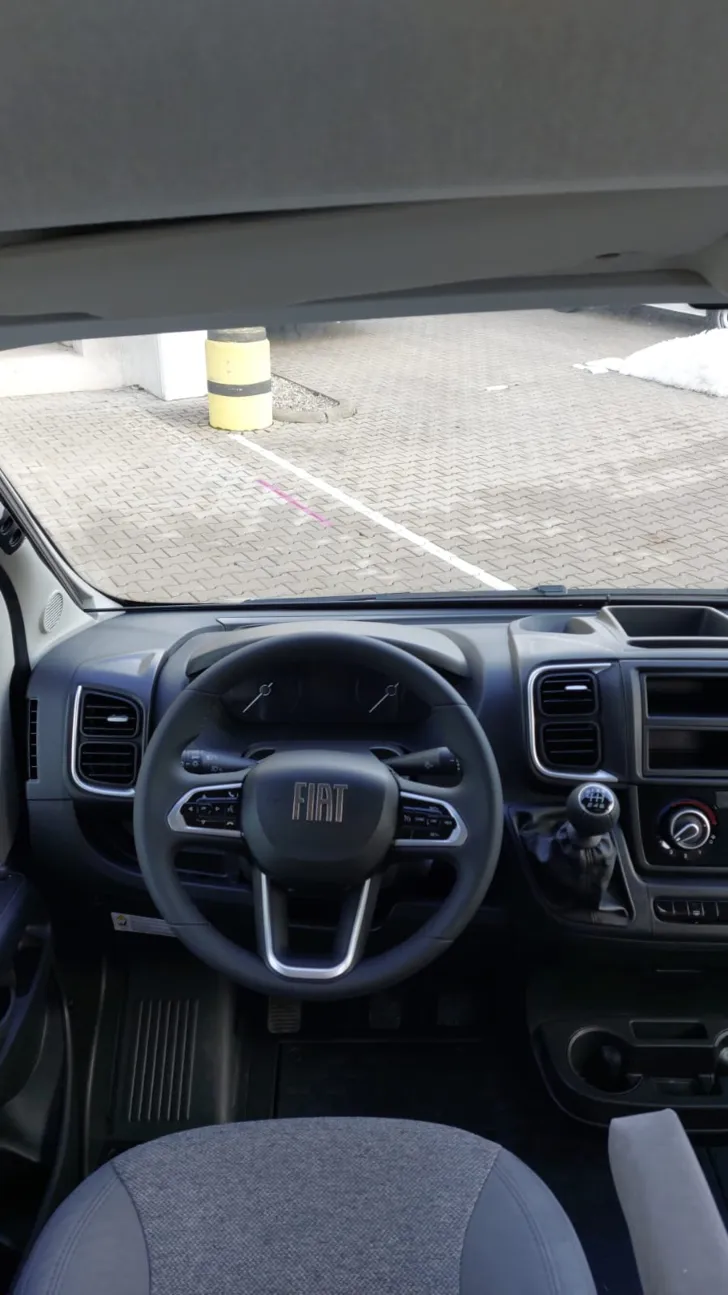 Fahrzeugbild Carado pro CV 602 Längsbetten / Rahmenfenster / PRO #15