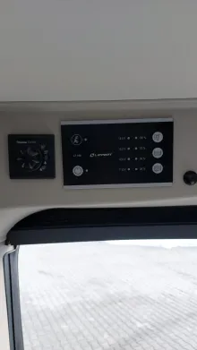 Fahrzeugbild Carado pro CV 602 Längsbetten / Rahmenfenster / PRO #16
