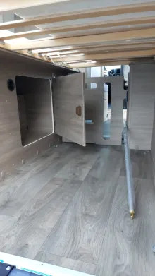 Fahrzeugbild Carado pro CV 602 Längsbetten / Rahmenfenster / PRO #21