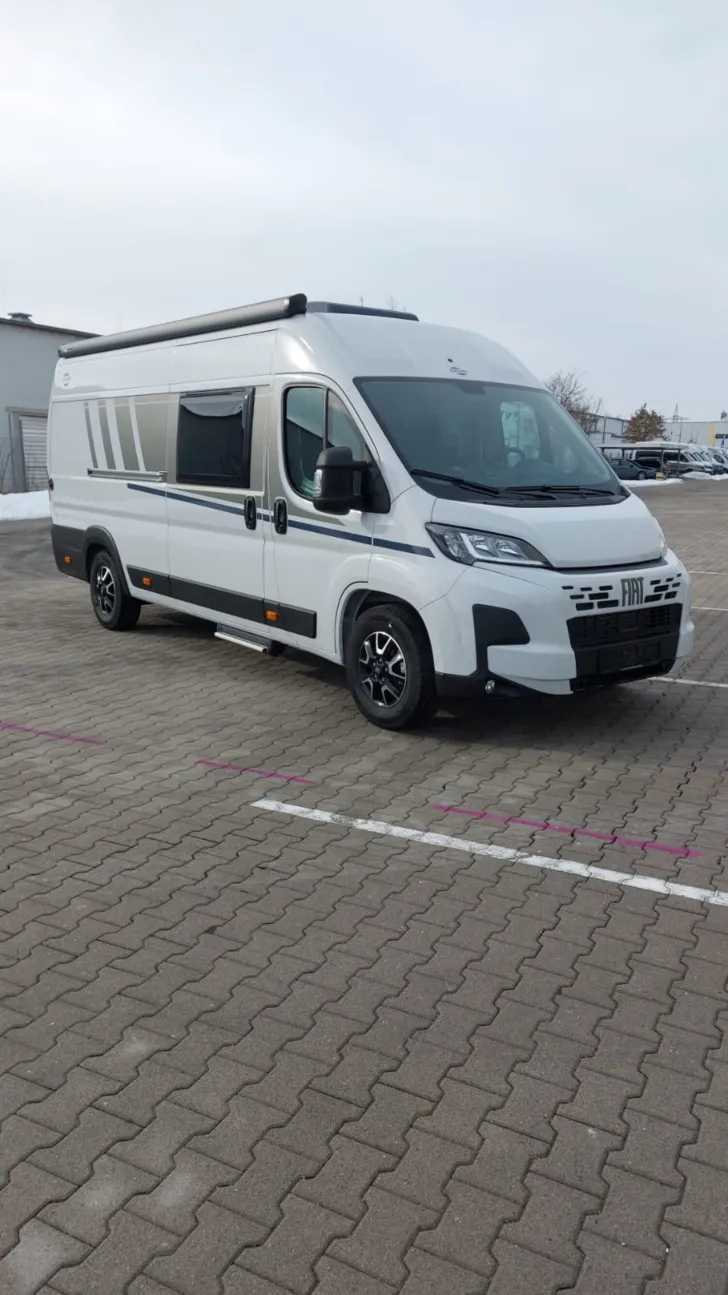 Fahrzeugbild Carado pro CV 640 pro / Fahrradträger / Längsbetten #2