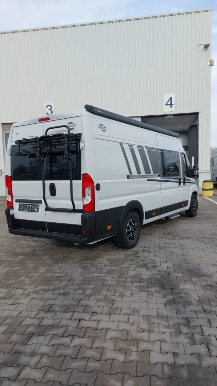 Fahrzeugbild Carado pro CV 640 pro / Fahrradträger / Längsbetten #4