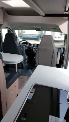 Fahrzeugbild Carado pro CV 640 pro / Fahrradträger / Längsbetten #16