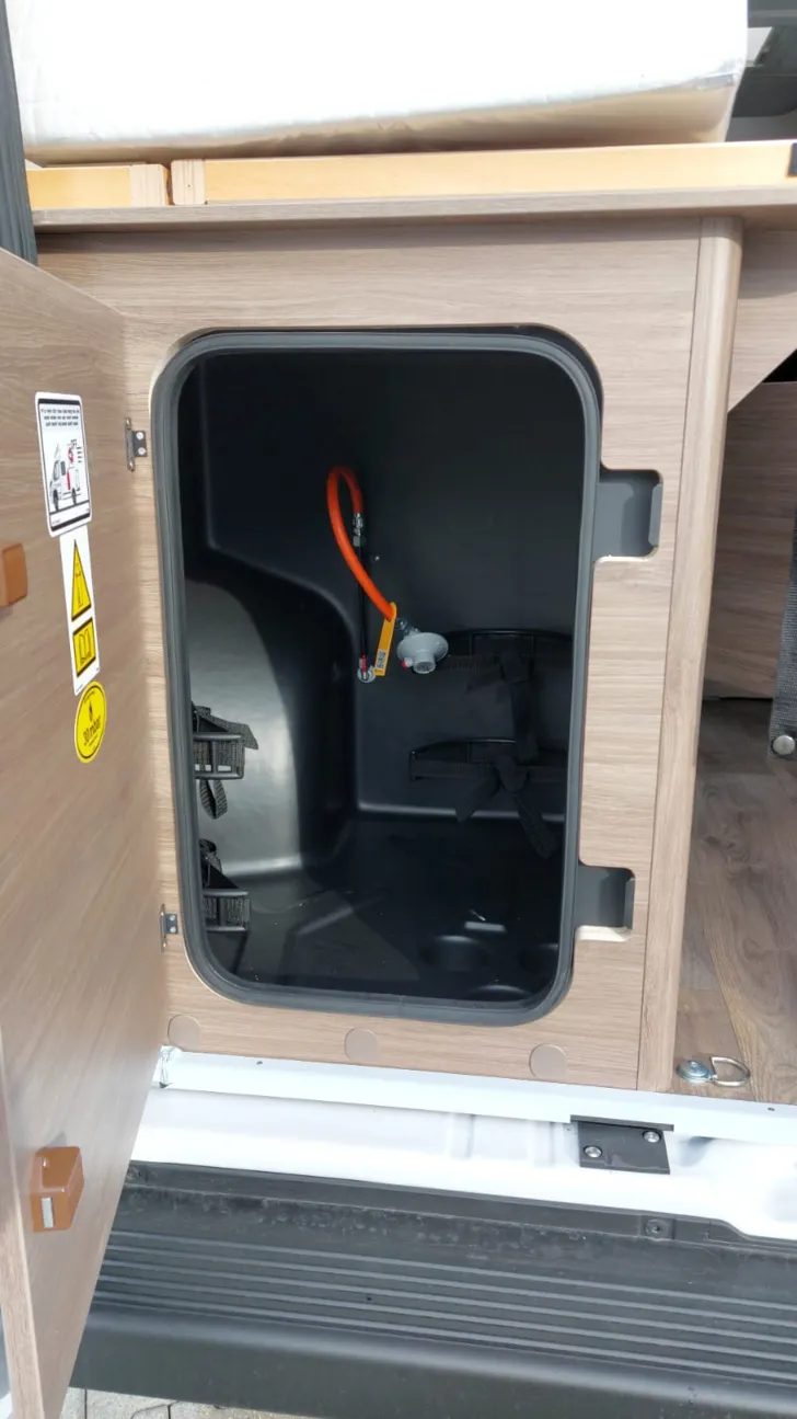 Fahrzeugbild Carado pro CV 640 pro / Fahrradträger / Längsbetten #20