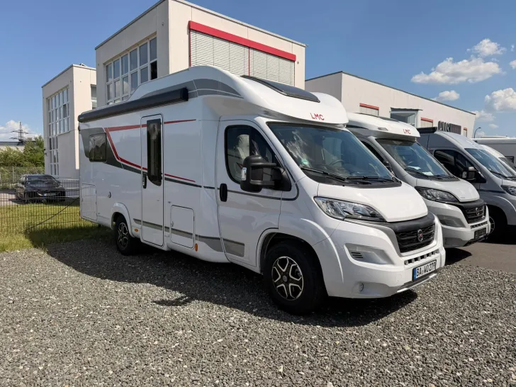 Fahrzeugbild LMC Tourer Lift H 630 Rahmenfenster / Franz. Bett #1