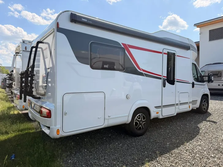 Fahrzeugbild LMC Tourer Lift H 630 Rahmenfenster / Franz. Bett #3