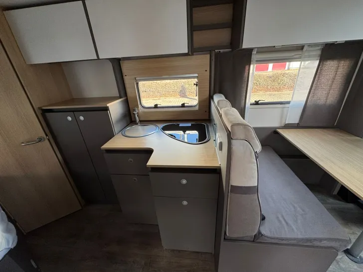 Fahrzeugbild LMC Tourer Lift H 630 Rahmenfenster / Franz. Bett #5