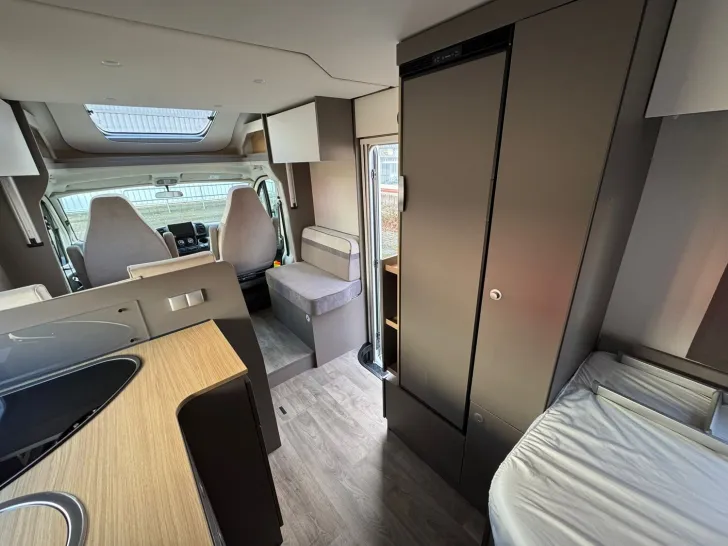 Fahrzeugbild LMC Tourer Lift H 630 Rahmenfenster / Franz. Bett #7