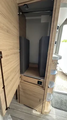 Fahrzeugbild Knaus Südwind 450 FU Black Selection Duschausbau #19