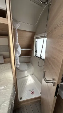 Fahrzeugbild Knaus Südwind 450 FU Black Selection Duschausbau #18