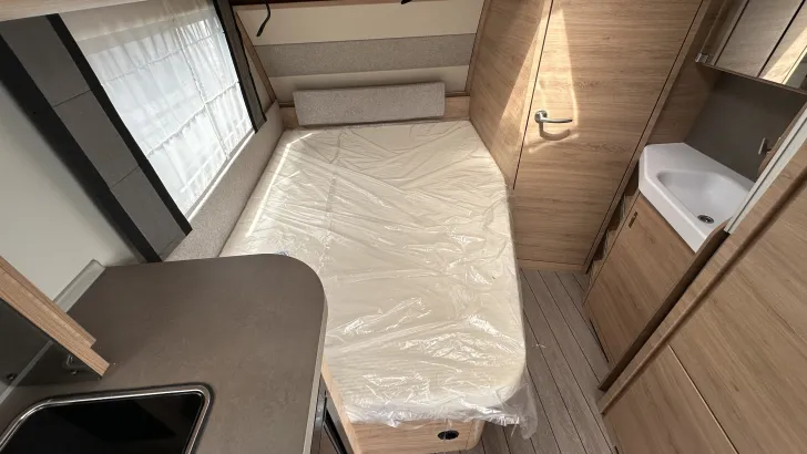 Fahrzeugbild Knaus Südwind 450 FU Black Selection Duschausbau #13