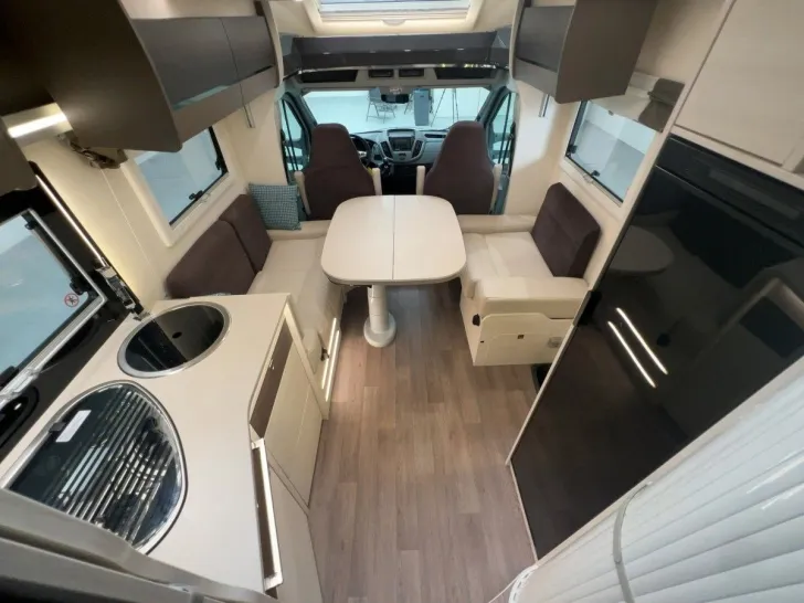 Fahrzeugbild Chausson Welcome 747 GA/Einzelbetten+Hubbett/2xKlima #9