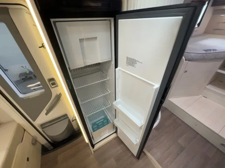 Fahrzeugbild Chausson Welcome 747 GA/Einzelbetten+Hubbett/2xKlima #16