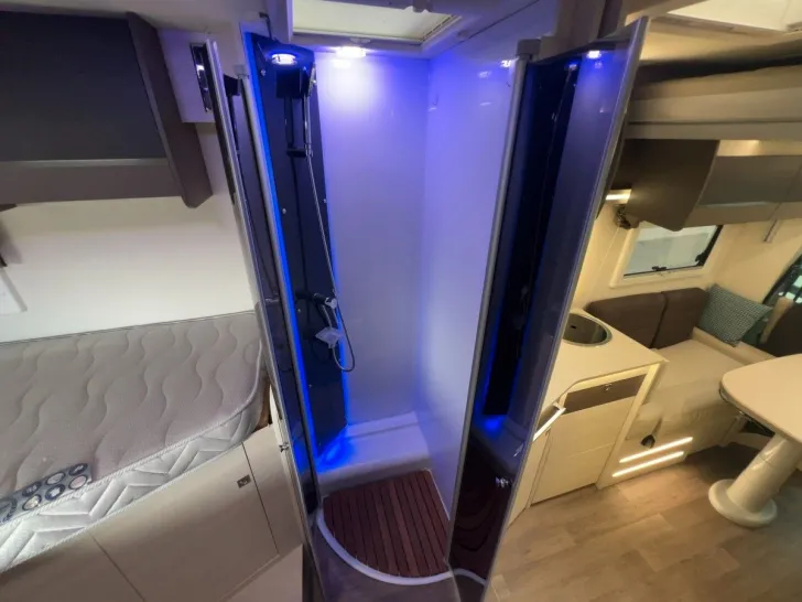 Fahrzeugbild Chausson Welcome 747 GA/Einzelbetten+Hubbett/2xKlima #18