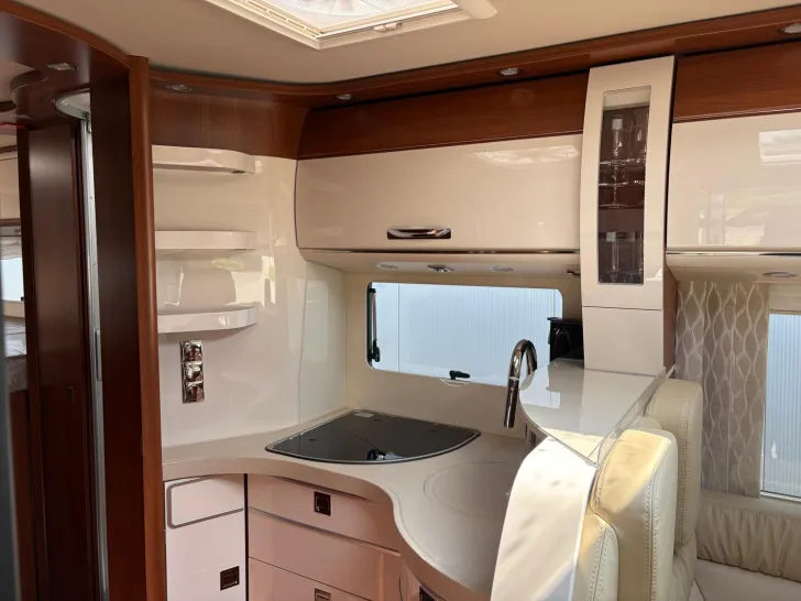 Fahrzeugbild Carthago chic c-line superior I 4.9 LE L UVP: 172.995,- E #11