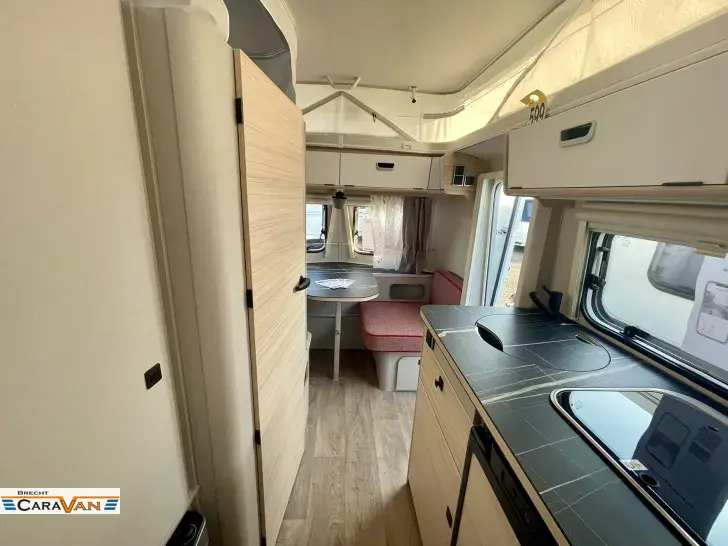 Fahrzeugbild Hymer Eriba Touring 430 Tango Red Edition #5