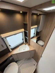 Fahrzeugbild Knaus Sport 460 EU Einzelbetten 1600kg Fahrradträger #27
