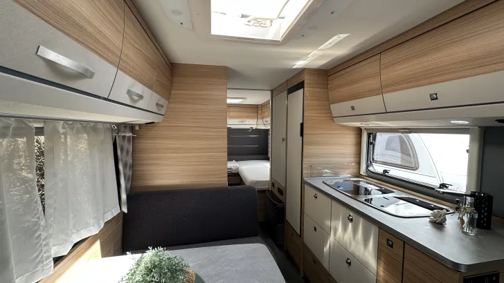 Fahrzeugbild Dethleffs Camper 550 ESK Rangierhilfe Truma #9