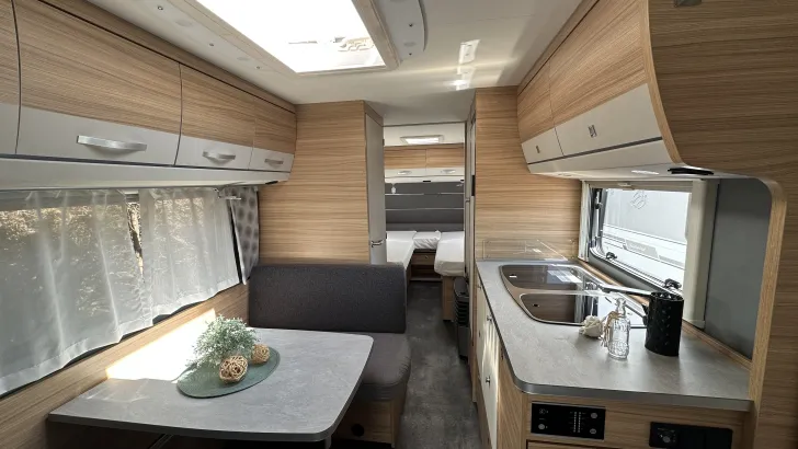 Fahrzeugbild Dethleffs Camper 550 ESK Rangierhilfe Truma #8