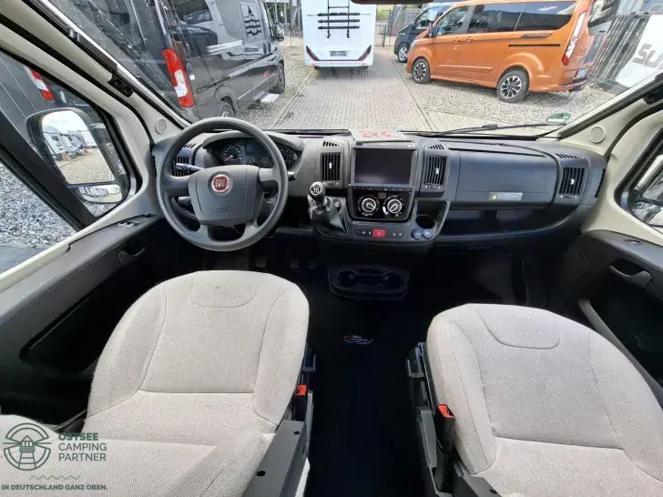 Fahrzeugbild Pilote Foxy Van V 540 #9