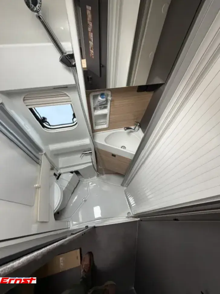 Fahrzeugbild Malibu Van First Class - Two Rooms 640 LE RB charming GT skyview #7
