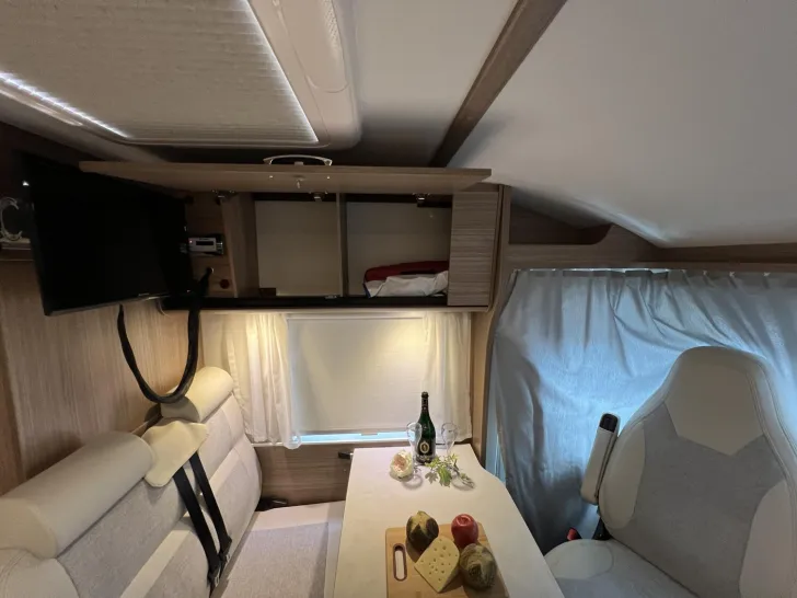 Fahrzeugbild Carado V 337 (531) #12