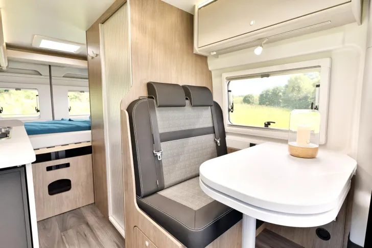 Fahrzeugbild Carado pro+ CV 600 Standklima Telair // Zuziehhilfe #24