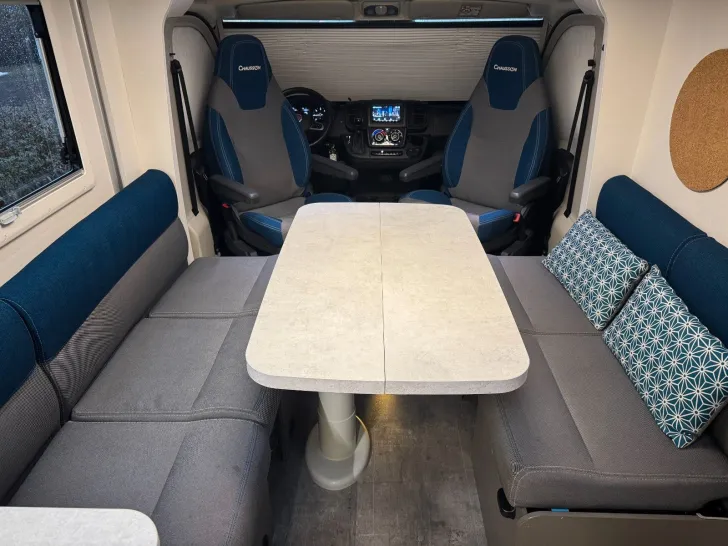 Fahrzeugbild Chausson X 550-Automatik-1.H-Winterpak-Ahk-Solar #14