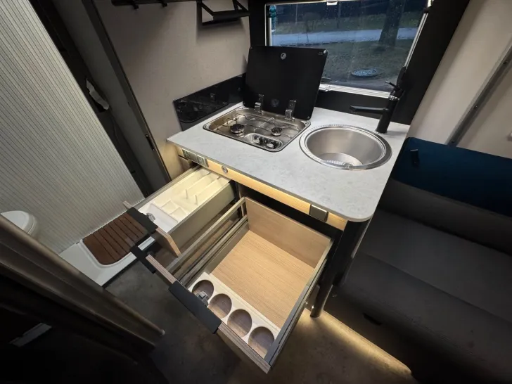 Fahrzeugbild Chausson X 550-Automatik-1.H-Winterpak-Ahk-Solar #23