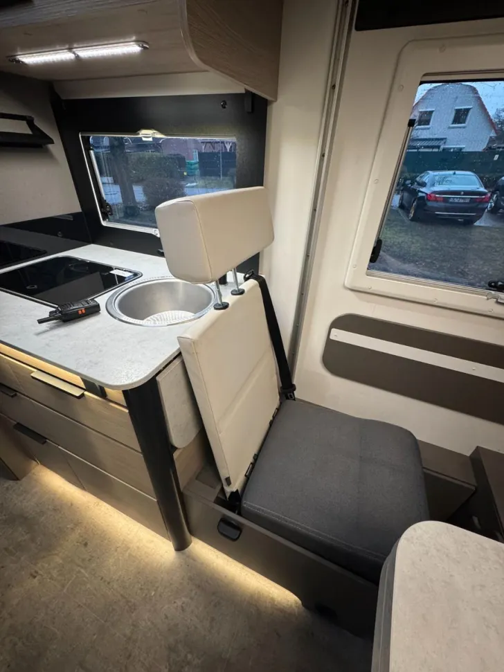 Fahrzeugbild Chausson X 550-Automatik-1.H-Winterpak-Ahk-Solar #26