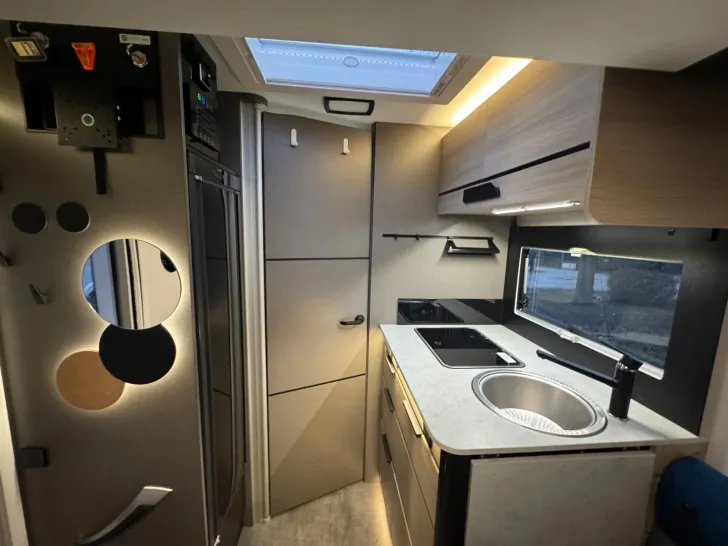 Fahrzeugbild Chausson X 550-Automatik-1.H-Winterpak-Ahk-Solar #30