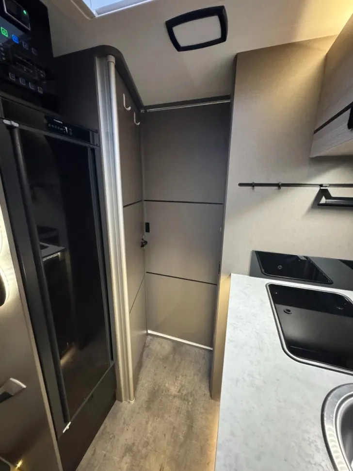 Fahrzeugbild Chausson X 550-Automatik-1.H-Winterpak-Ahk-Solar #31