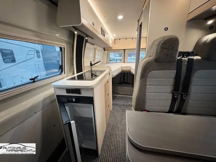 Fahrzeugbild Ahorn Camp Van 620 Plus-Aufstelld-Autom.Längsbetten-Dynavin #23
