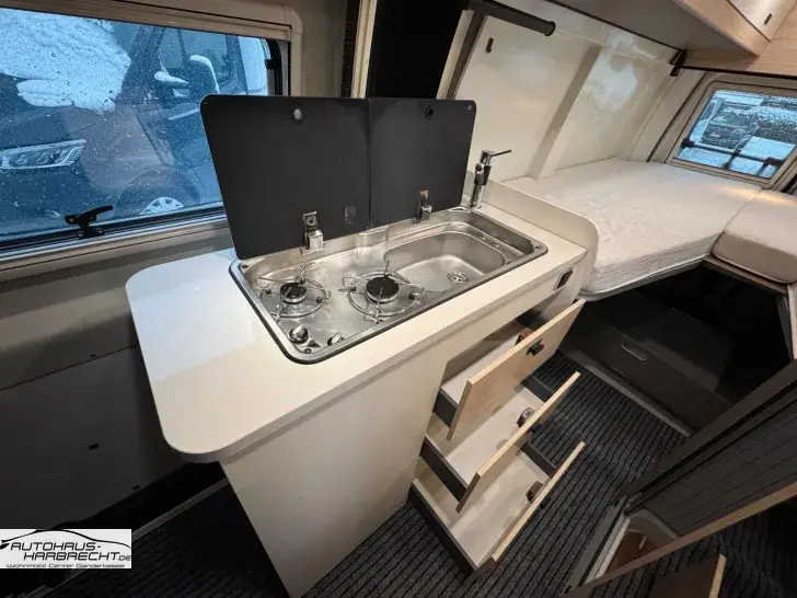 Fahrzeugbild Ahorn Camp Van 620 Plus-Aufstelld-Autom.Längsbetten-Dynavin #25