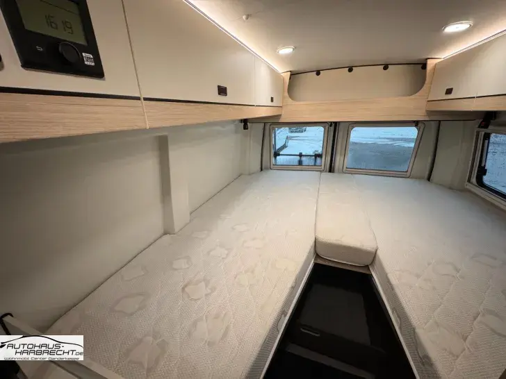 Fahrzeugbild Ahorn Camp Van 620 Plus-Aufstelld-Autom.Längsbetten-Dynavin #27