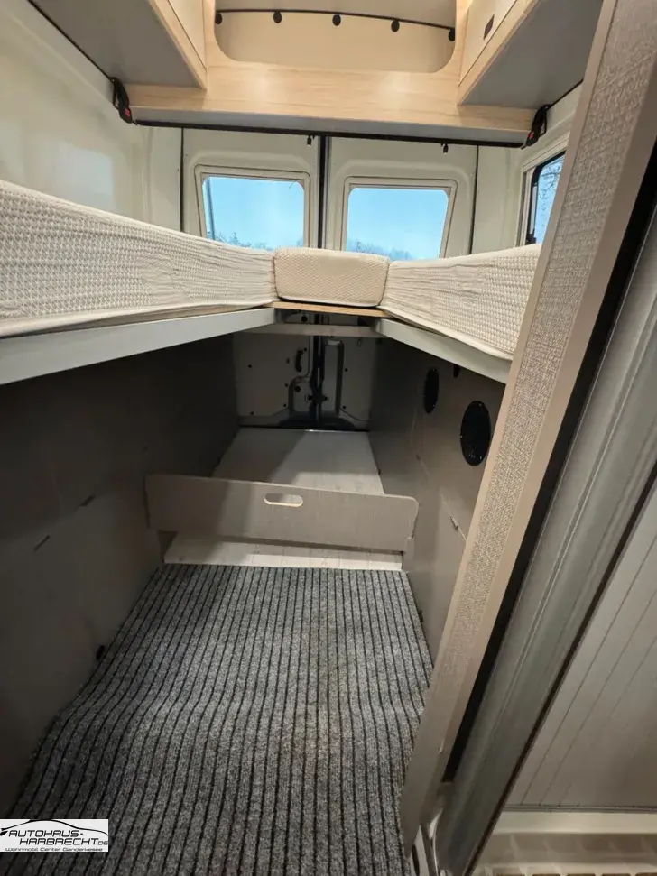 Fahrzeugbild Ahorn Camp Van 620 Plus-Aufstelld-Autom.Längsbetten-Dynavin #30