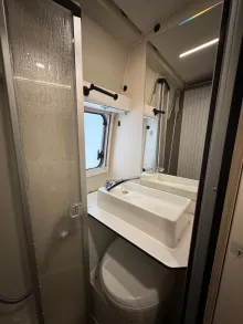 Fahrzeugbild Ahorn Camp Van 620 Plus-Aufstelld-Autom.Längsbetten-Dynavin #32