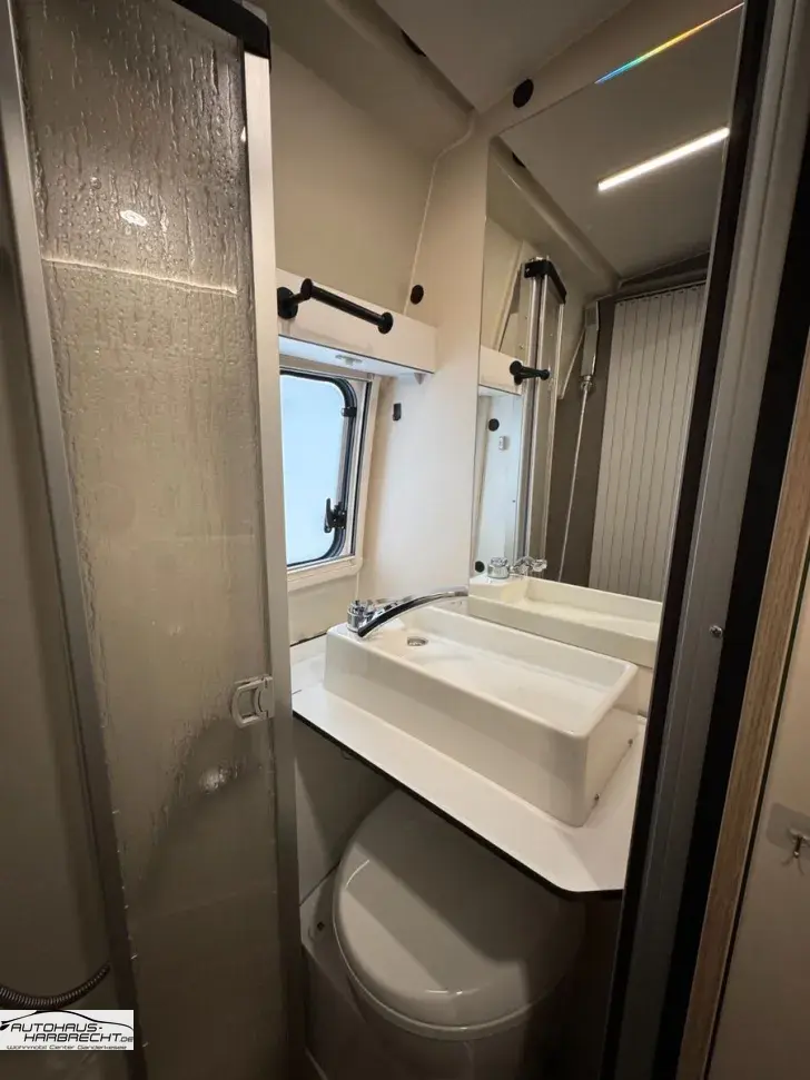 Fahrzeugbild Ahorn Camp Van 620 Plus-Aufstelld-Autom.Längsbetten-Dynavin #32