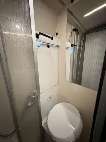 Fahrzeugbild Ahorn Camp Van 620 Plus-Aufstelld-Autom.Längsbetten-Dynavin #33