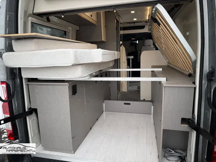 Fahrzeugbild Ahorn Camp Van 620 Plus-Aufstelld-Autom.Längsbetten-Dynavin #37