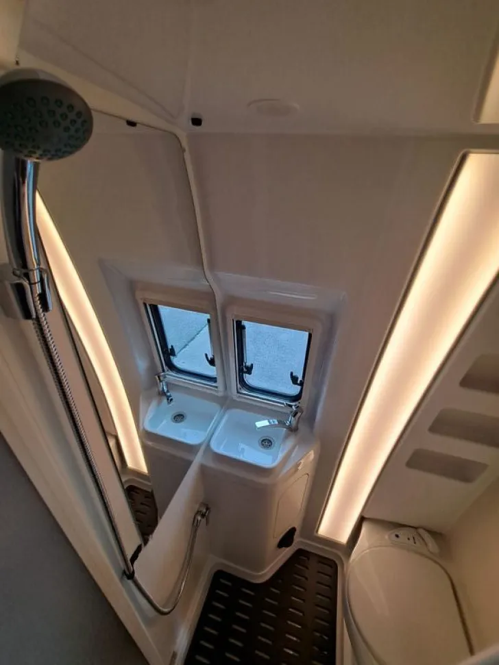 Fahrzeugbild Westfalia James Cook Classic 4x4 Garantie bis 9/29 #10