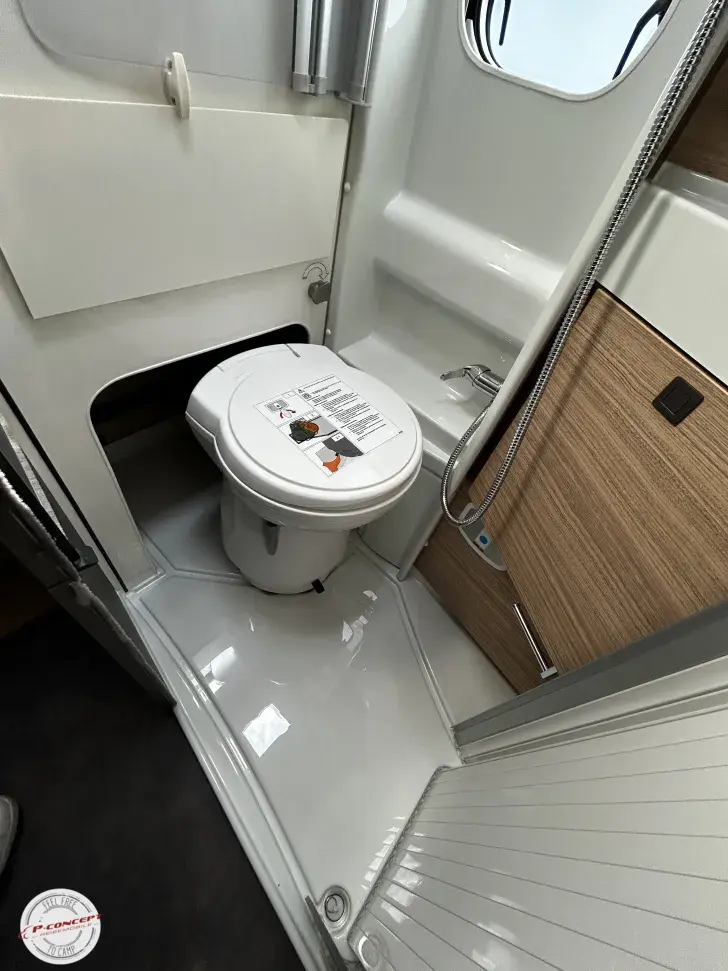 Fahrzeugbild Malibu Van First Class - Two Rooms 640 LE RB charming GT skyview 2026 Listenpreis: 93.790€ #18