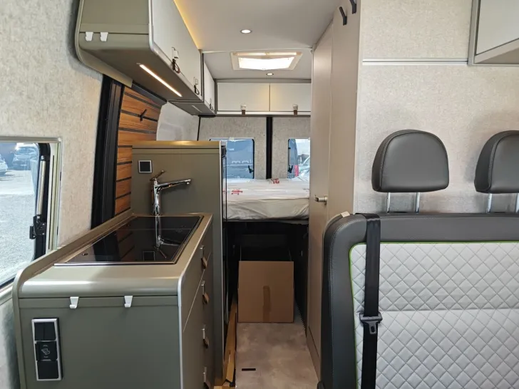 Fahrzeugbild Hymer Grand Canyon S CrossOver 600 #18